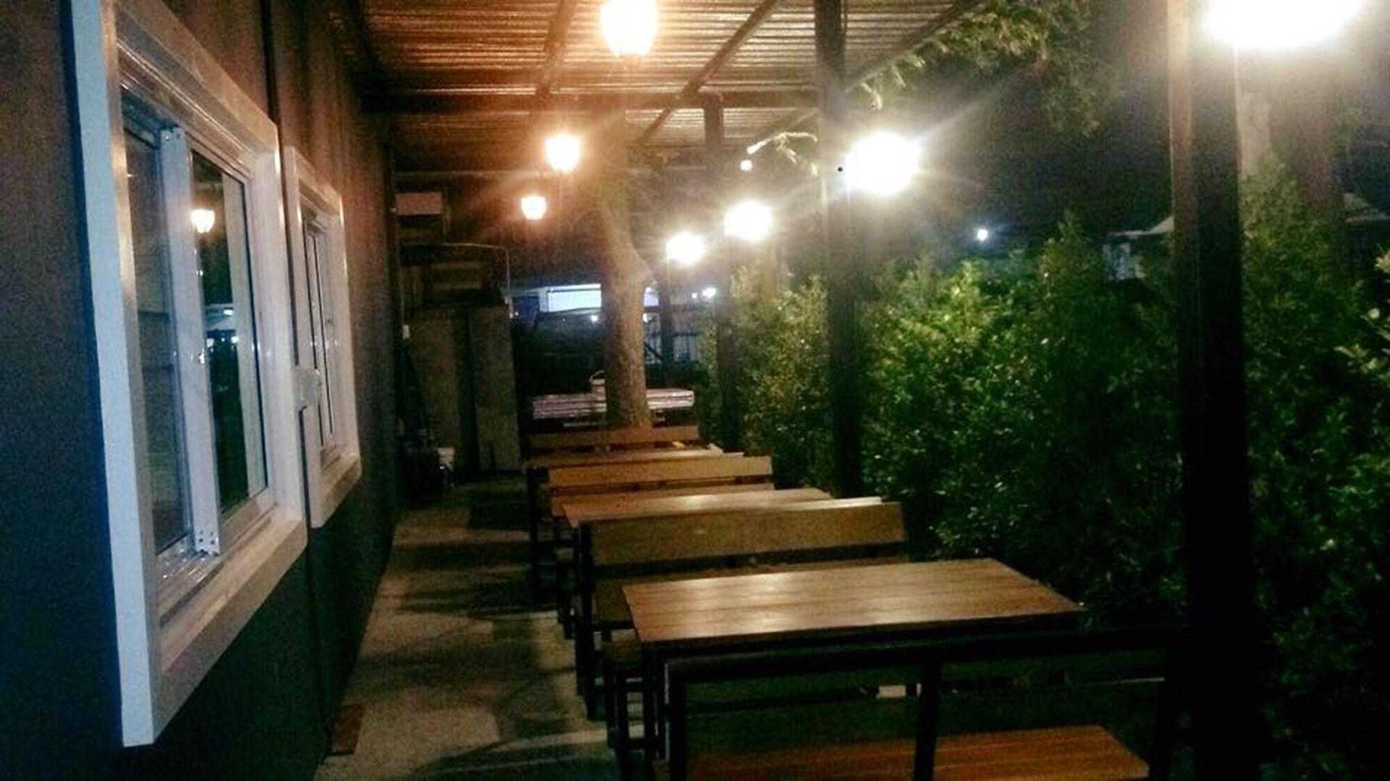 Kun Hotel Nakhonratchasima Екстериор снимка