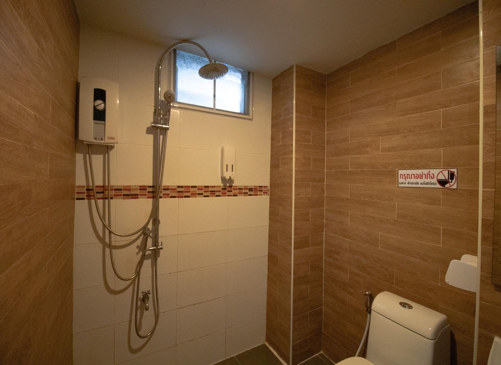 Kun Hotel Nakhonratchasima Екстериор снимка